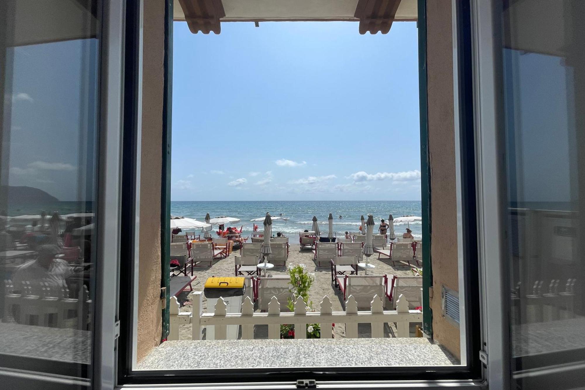 La Casa Sulla - On The Beach- Happy Apartment